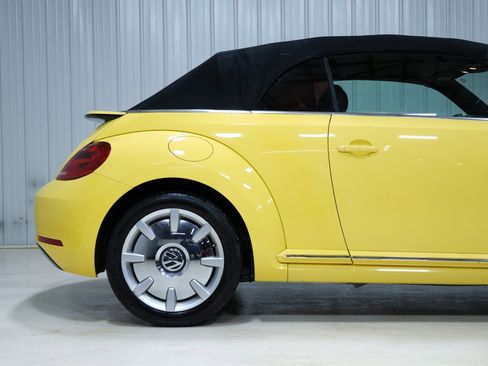 Used 2013 Volkswagen Beetle 2.5 image 11