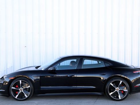 Used 2020 Porsche Taycan 4S image 9