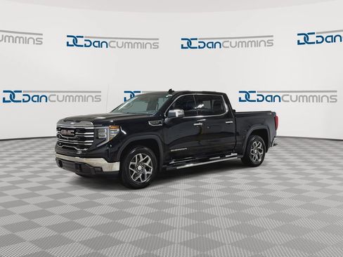 Used 2022 GMC Sierra 1500 SLT w/ SLT Premium Plus Package AWD/4WD image 4