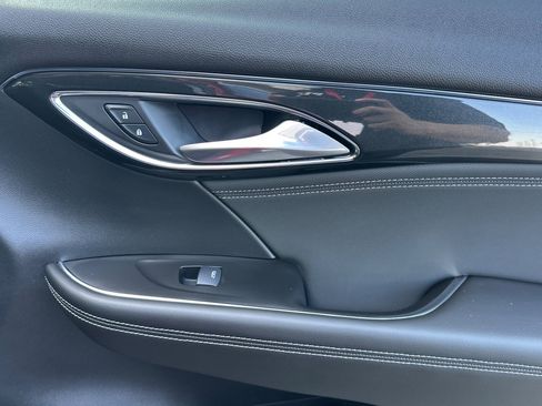 Used 2025 Buick Envision Preferred image 22