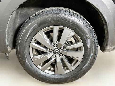 Used 2025 Nissan Pathfinder SV image 11