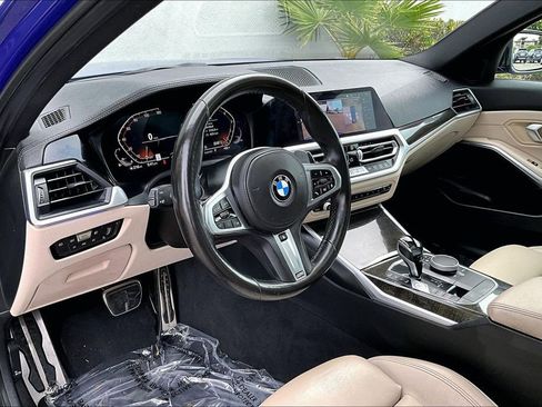 Used 2021 BMW 330i Sedan w/ M Sport Package RWD image 17