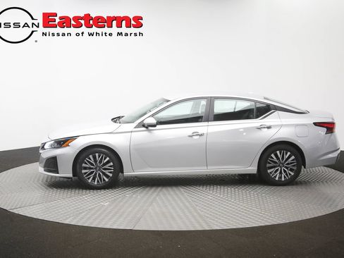 Used 2023 Nissan Altima 2.5 SV FWD image 58