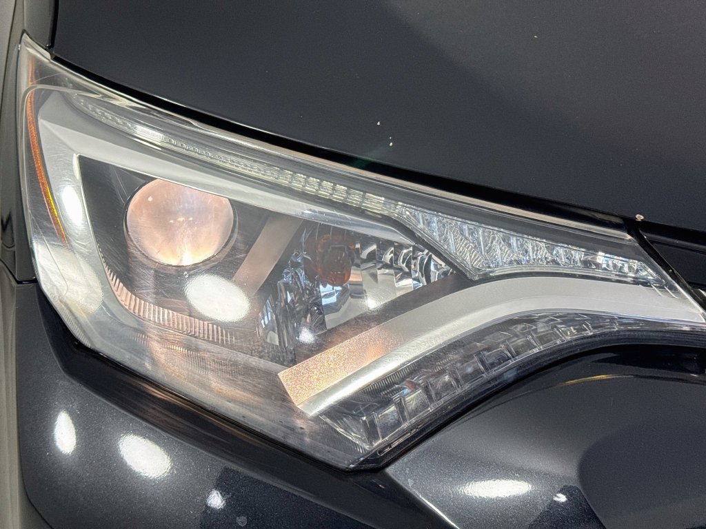 Used 2018 Toyota RAV4 XLE w/ Carpet Mat Package AWD/4WD image 37