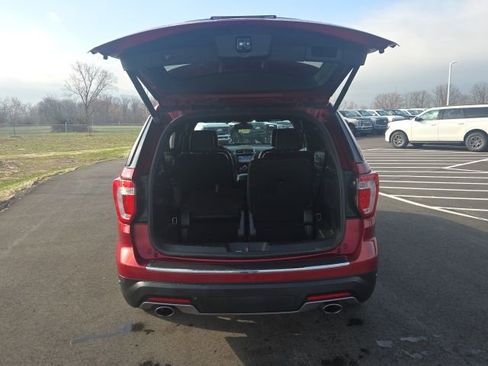 Used 2019 Ford Explorer Limited w/ Ford Safe & Smart Package FWD image 12