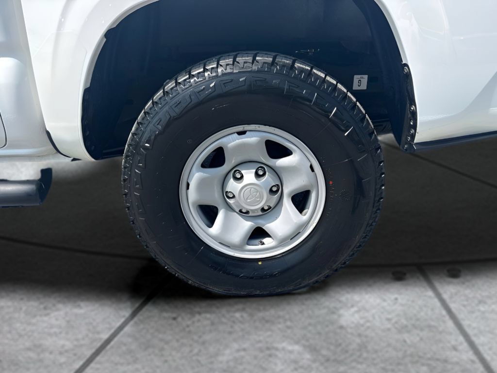 Used 2022 Toyota Tacoma SR AWD/4WD image 24