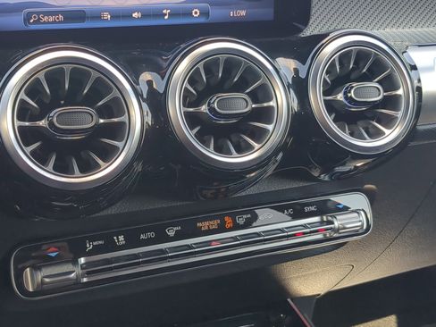 Certified 2025 Mercedes-Benz GLB 250 image 26