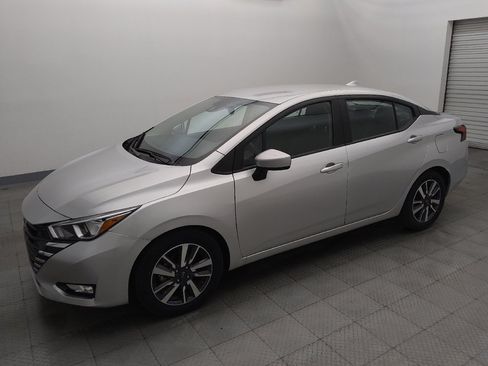 Used 2023 Nissan Versa SV FWD image 2