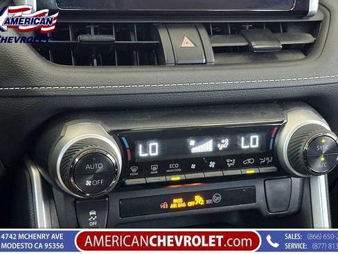 Used 2025 Toyota RAV4 XLE AWD/4WD image 28