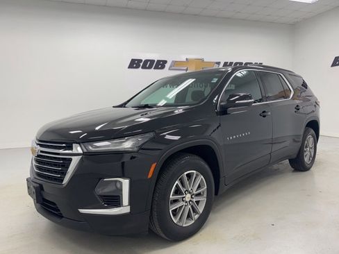 Used 2023 Chevrolet Traverse LT image 1