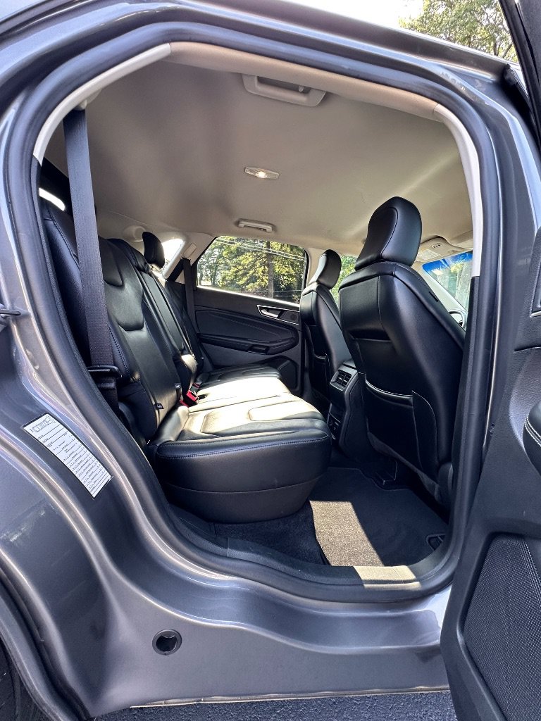 Used 2022 Ford Edge Titanium AWD/4WD image 17