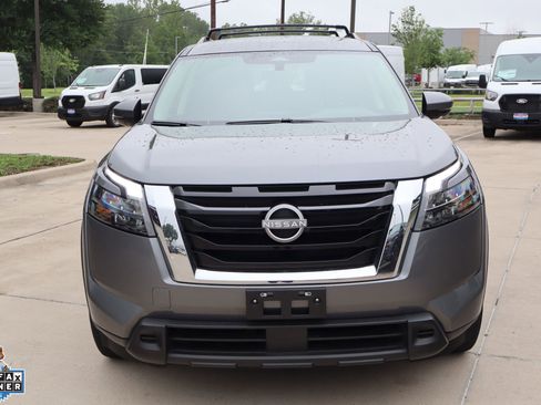 Used 2024 Nissan Pathfinder SV FWD image 8