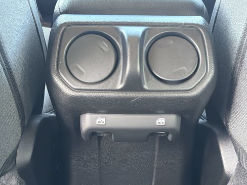 Used 2025 Jeep Wrangler Unlimited Sport AWD/4WD image 36