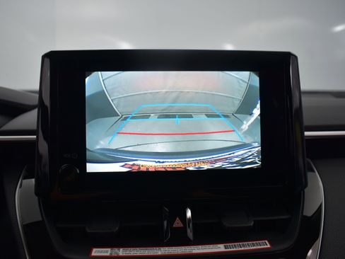 Used 2025 Toyota Corolla LE image 20