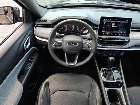 Used 2023 Jeep Compass Latitude AWD/4WD image 11