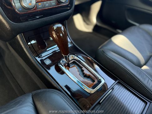 Used 2011 Cadillac DTS Premium image 26