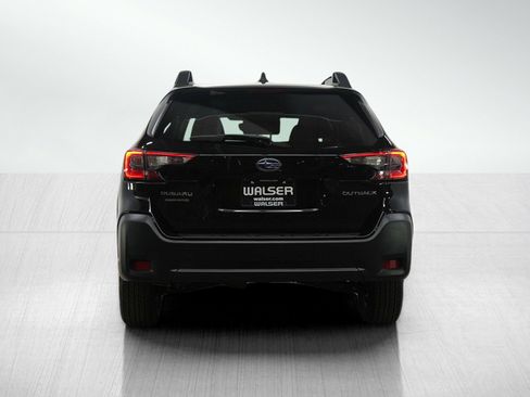 Used 2024 Subaru Outback Premium image 4