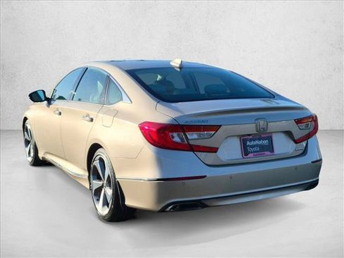 Used 2018 Honda Accord Touring image 8