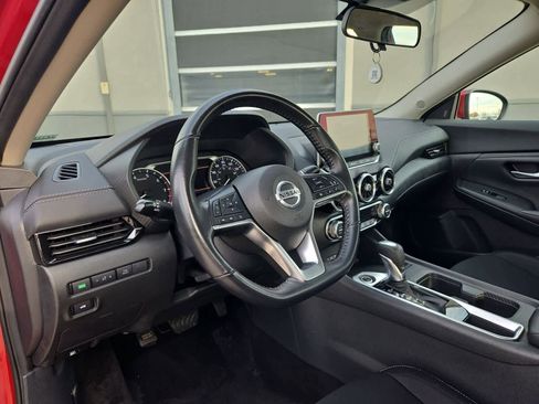 Used 2021 Nissan Sentra SV image 2