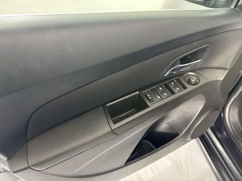 Used 2016 Chevrolet Cruze LT image 20