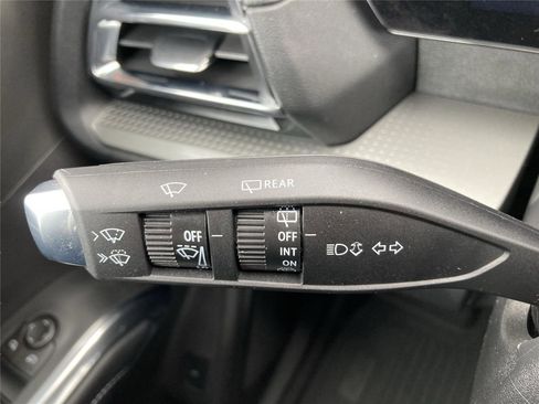 Used 2026 Chevrolet Traverse LT w/ Driver Confidence Package image 13