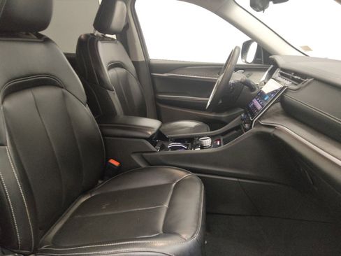 Used 2023 Jeep Grand Cherokee L Limited w/ Luxury Tech Group II image 21