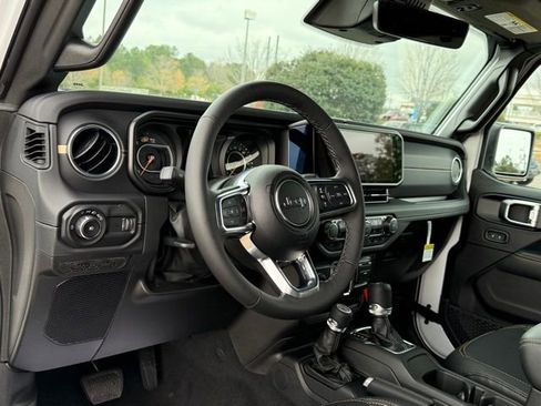 New 2026 Jeep Wrangler Unlimited Sahara AWD/4WD image 16