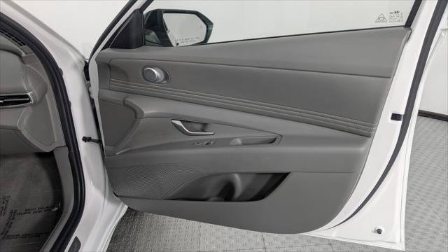 Used 2025 Hyundai Elantra Sport FWD image 22