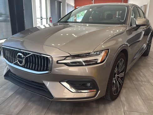 Used 2020 Volvo S60 T5 Inscription FWD image 3