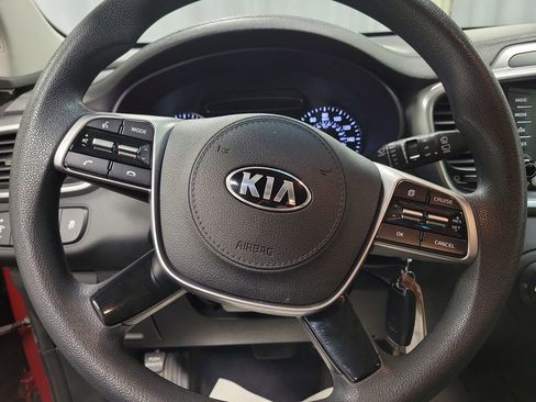 Used 2020 Kia Sorento LX image 18