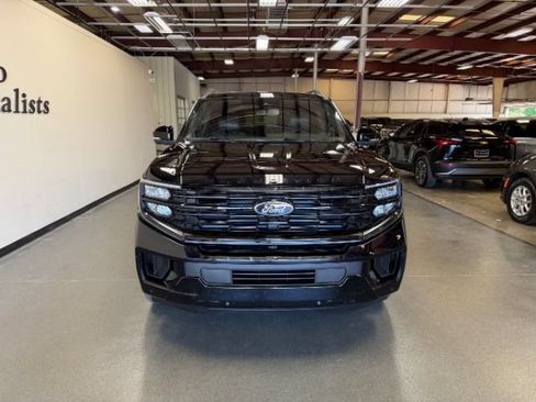 Used 2025 Ford Expedition Platinum w/ Stealth Performance Package AWD/4WD image 6
