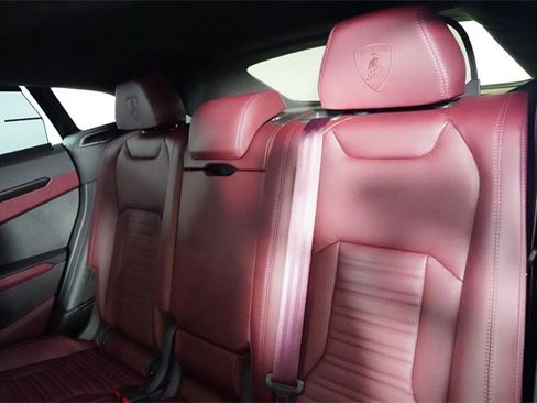 Used 2025 Lamborghini Urus SE image 39