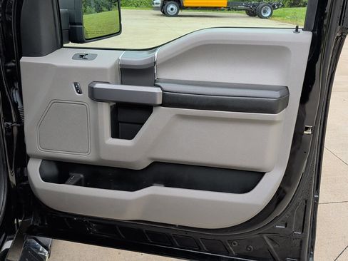 Used 2019 Ford F150 XLT w/ Equipment Group 302A Luxury AWD/4WD image 26
