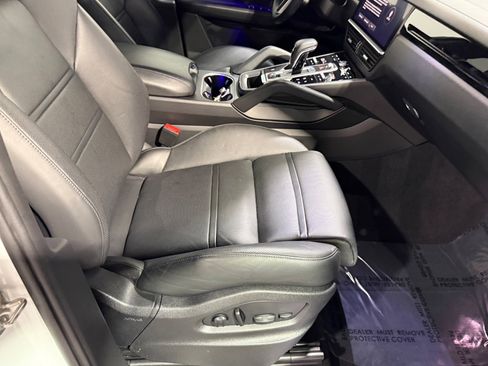 Used 2022 Porsche Cayenne image 55