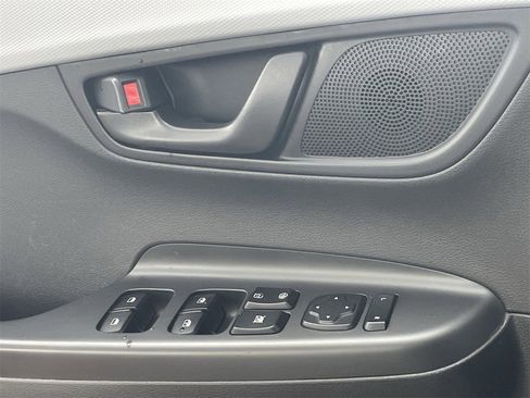 Used 2020 Hyundai Kona SEL image 20