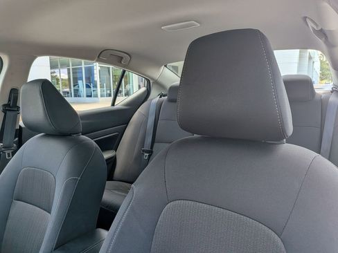Used 2024 Nissan Altima 2.5 SV FWD image 15