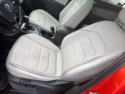 Used 2018 Volkswagen Tiguan SEL Premium w/ R-Line Package FWD image 21