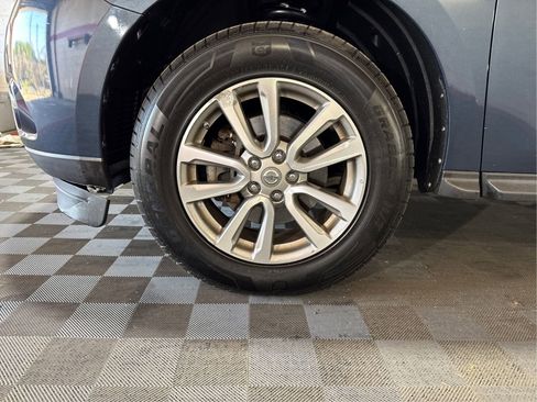 Used 2014 Nissan Pathfinder S FWD image 19