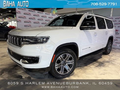 Used 2024 Jeep Wagoneer L Series II w/ Flexible Seating Group AWD/4WD image 1