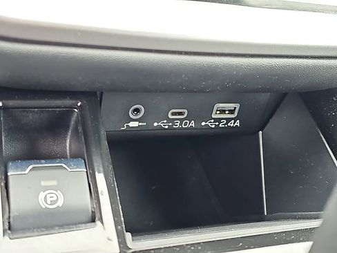 Used 2024 Subaru Outback Premium image 23