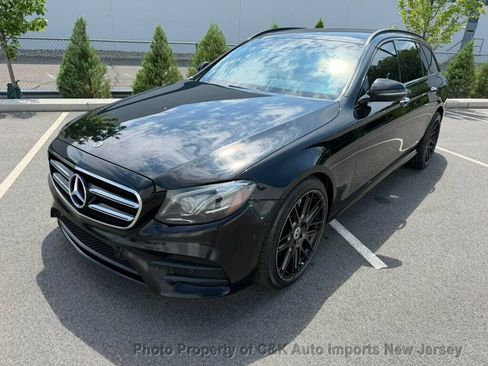 Used 2018 Mercedes-Benz E 400 4MATIC Wagon w/ Premium 2 Package (Q02) image 2