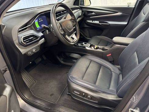 Certified 2023 Chevrolet Bolt EUV Premier w/ Sun & Sound Package FWD image 12