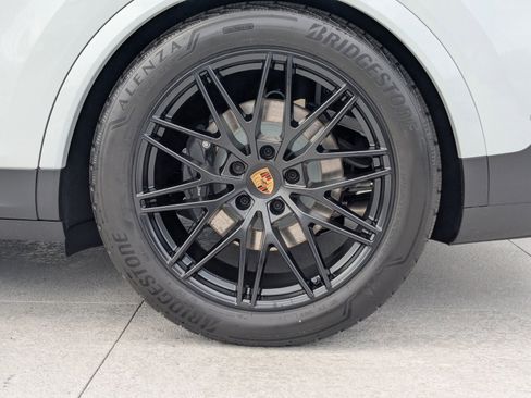 New 2026 Porsche Cayenne E-Hybrid Coupe AWD/4WD image 29