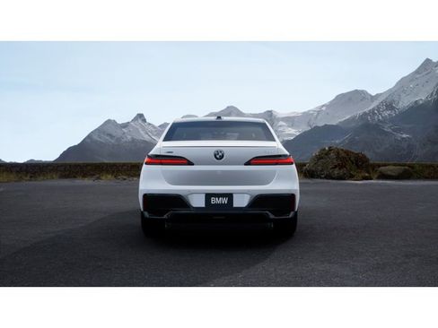 New 2026 BMW 760i xDrive image 5