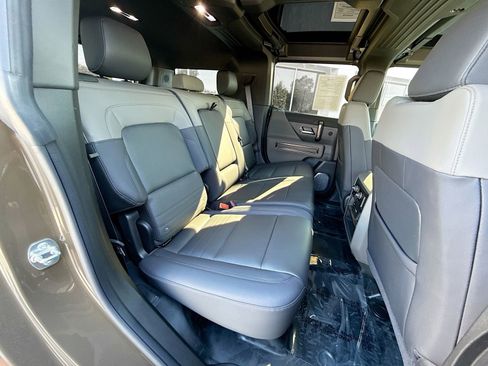 Used 2025 GMC Hummer EV 2X AWD/4WD image 29