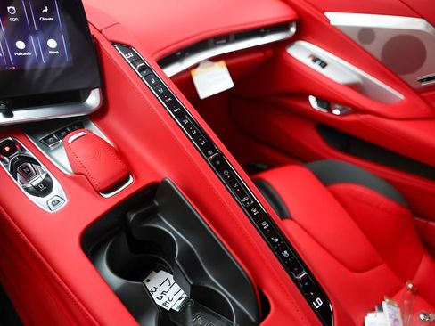 Used 2024 Chevrolet Corvette Z06 RWD image 18