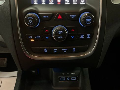 Used 2019 Dodge Durango SXT w/ 3rd Row Seating Group image 27