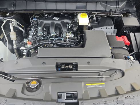 New 2025 Nissan Pathfinder SV image 28