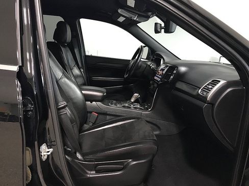 Used 2020 Jeep Grand Cherokee Laredo w/ Quick Order Package 2BN North AWD/4WD image 13