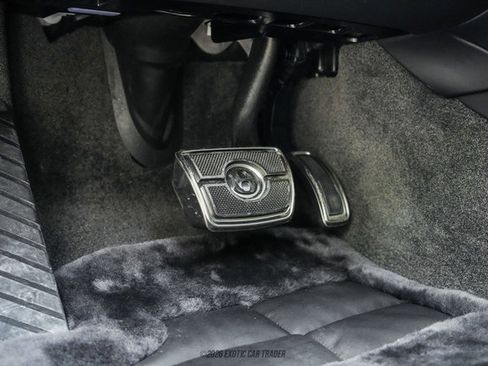 Used 2024 Bentley Bentayga Extended Wheelbase AWD/4WD image 31